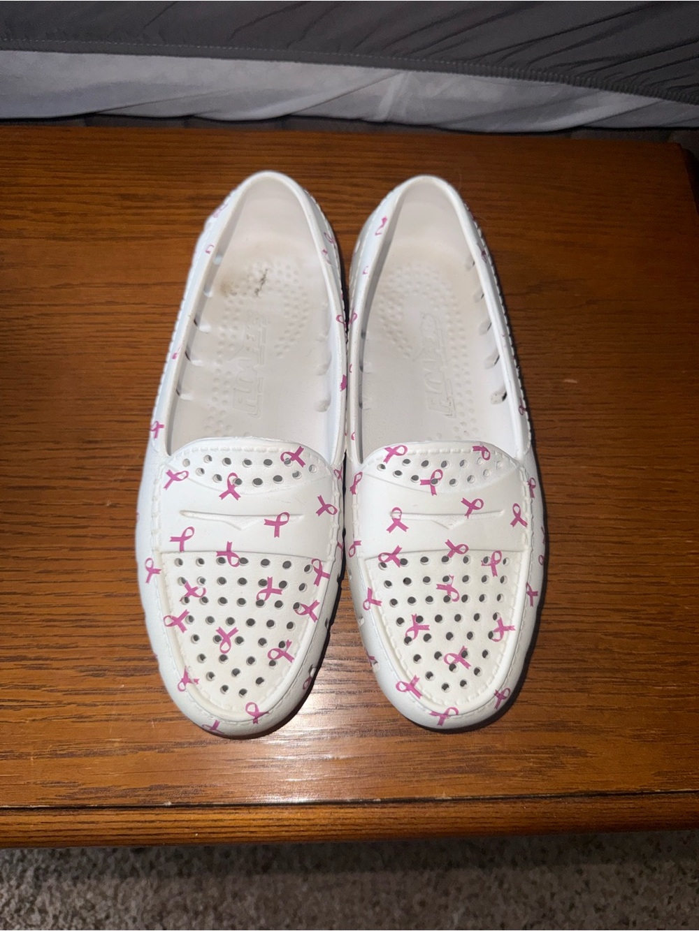 Floaters White Women's Slip-On Loafers with Pink Ribbon Print